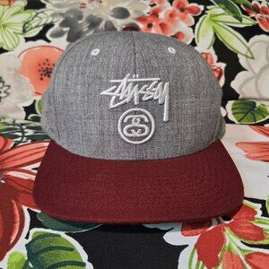 Stussy Men's Snapback Baseball Cap Grey / Burgundy